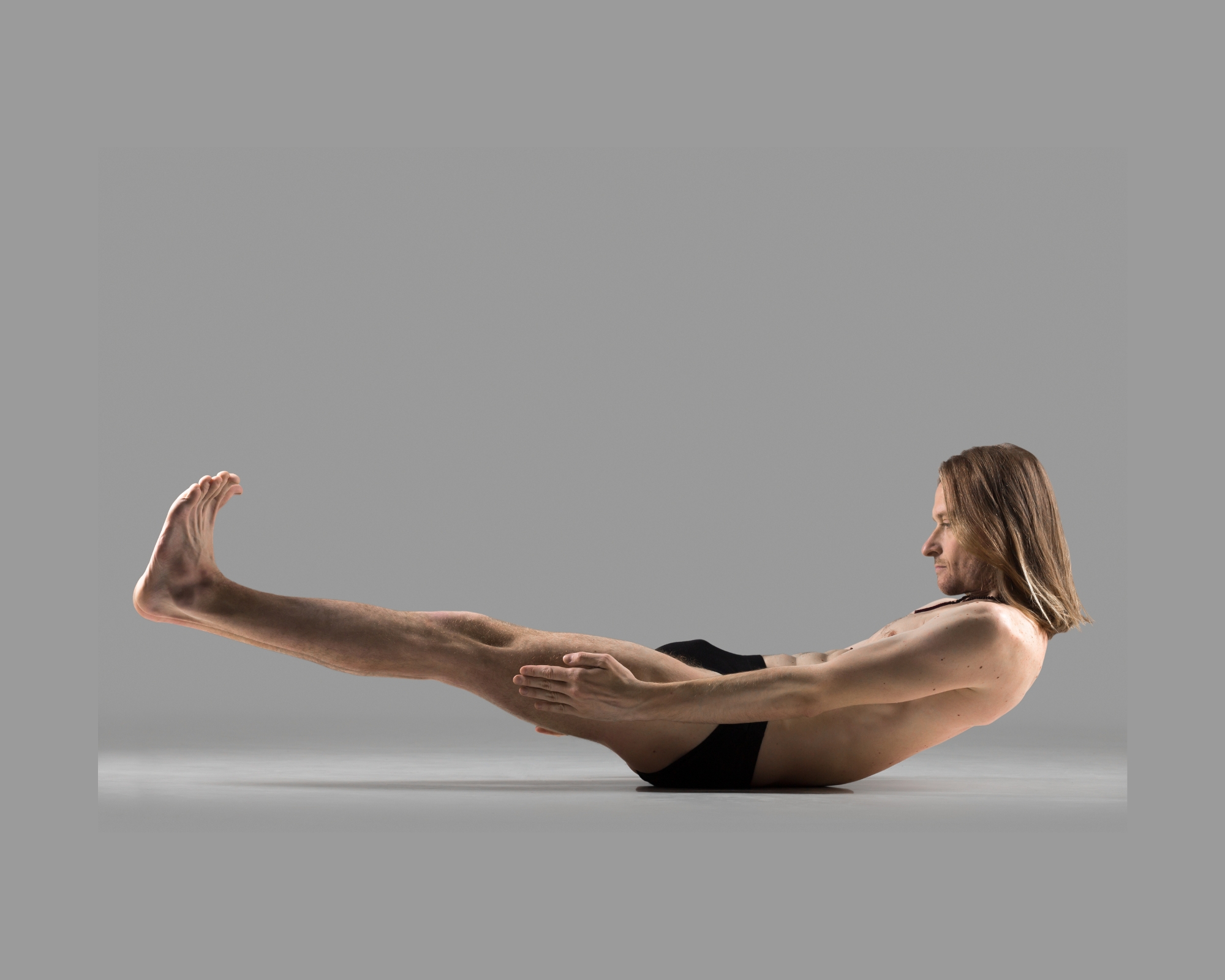 Boat Pose - Naukasana (Boat Pose)

Perfect for strengthening the core muscles, improving balance, and burning belly fat.